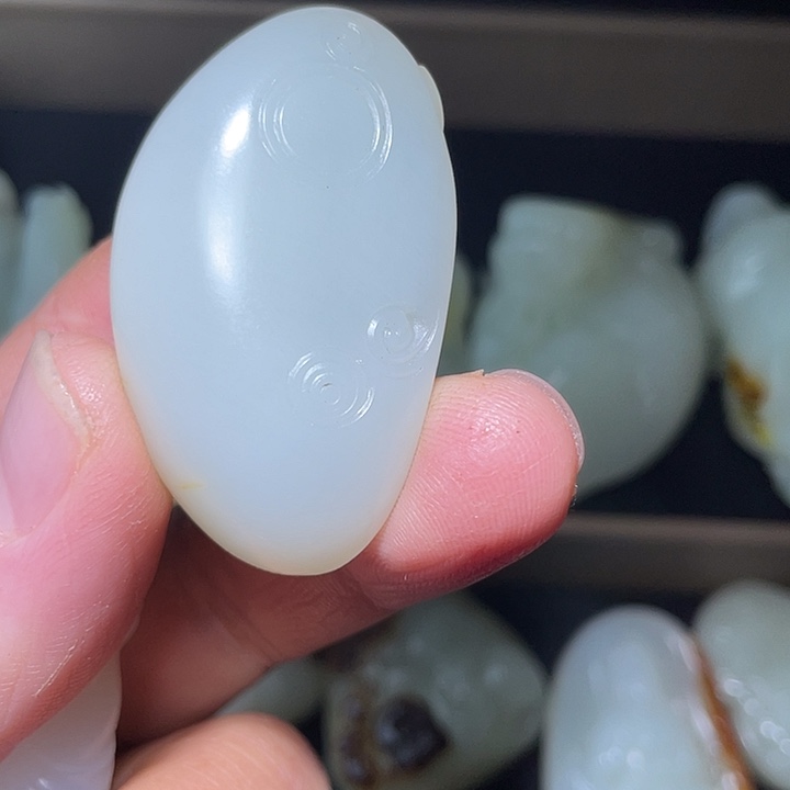 青***案和田玉未镶嵌车挂