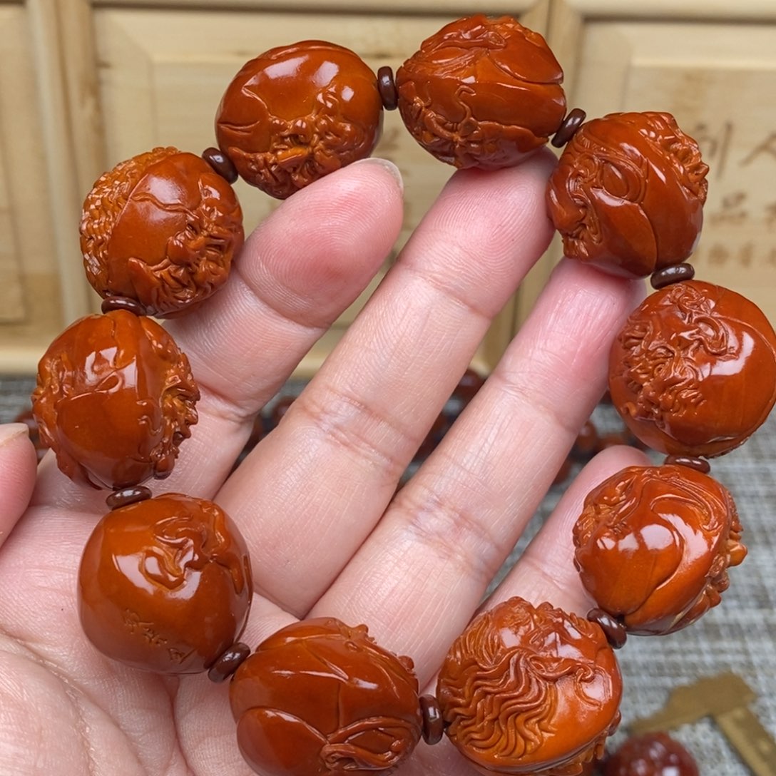 糊***涂橄榄核吊坠十八罗汉