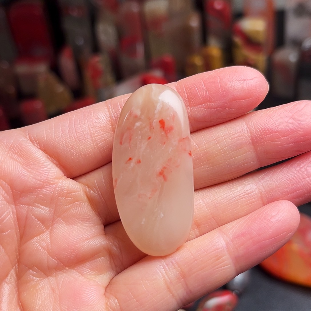 巴林石其他鸡血石挂件