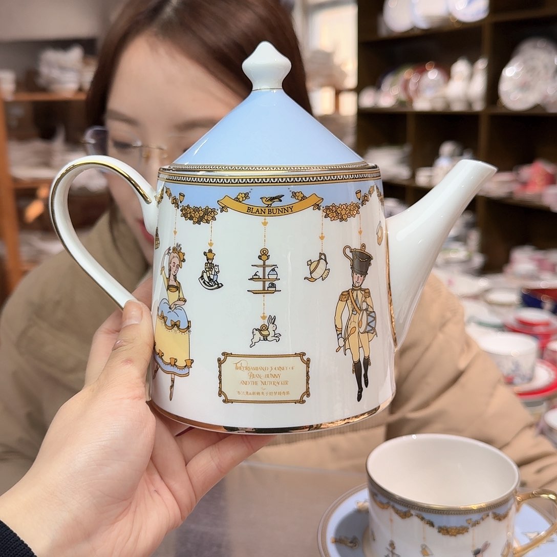 瓷鹅黄茶壶800ml一只微瑕