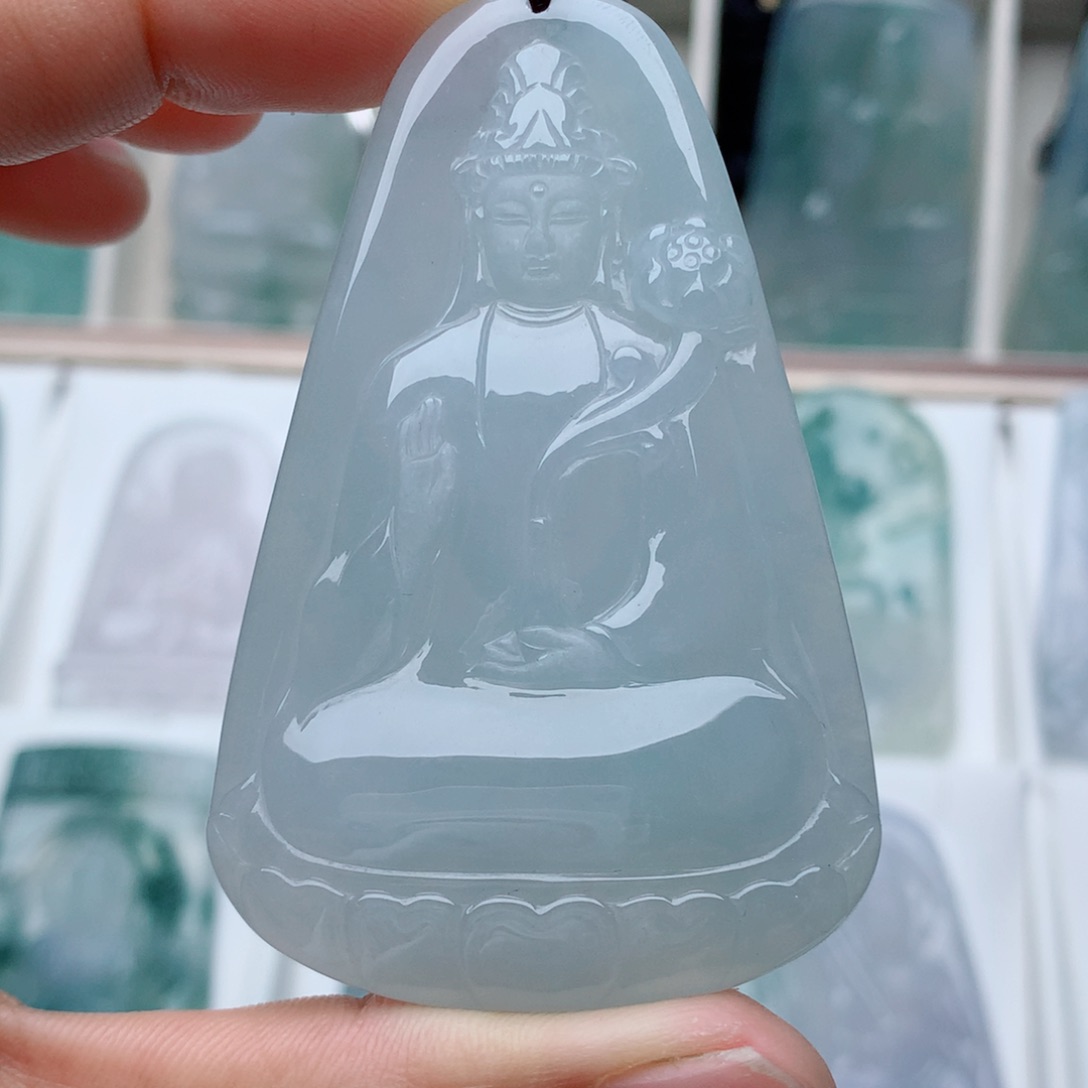 翡翠颈饰未镶嵌素衣观音