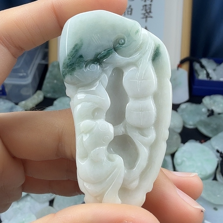 翡翠未镶嵌颈饰翡翠