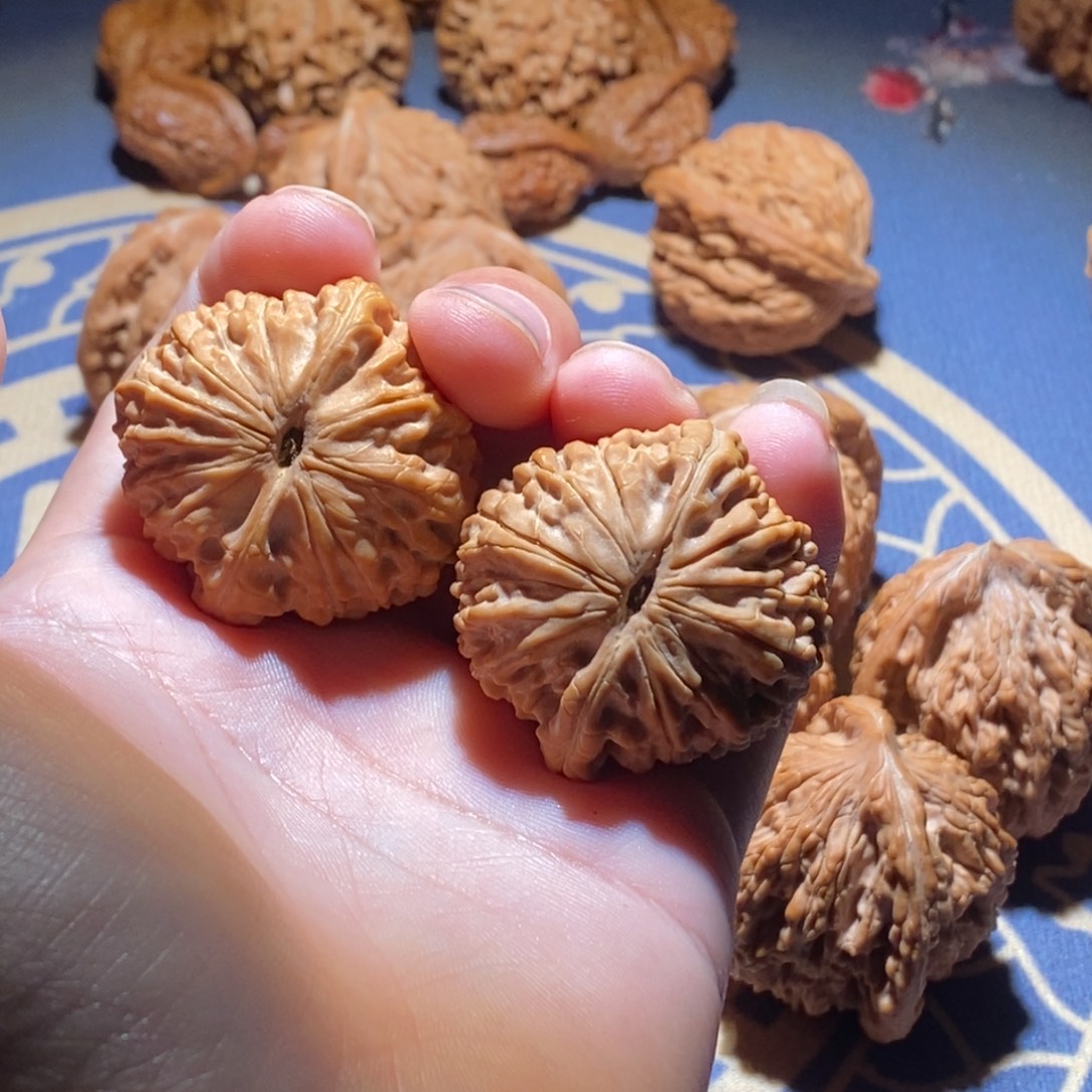 文玩核桃吊坠全品无修龙眼一对
