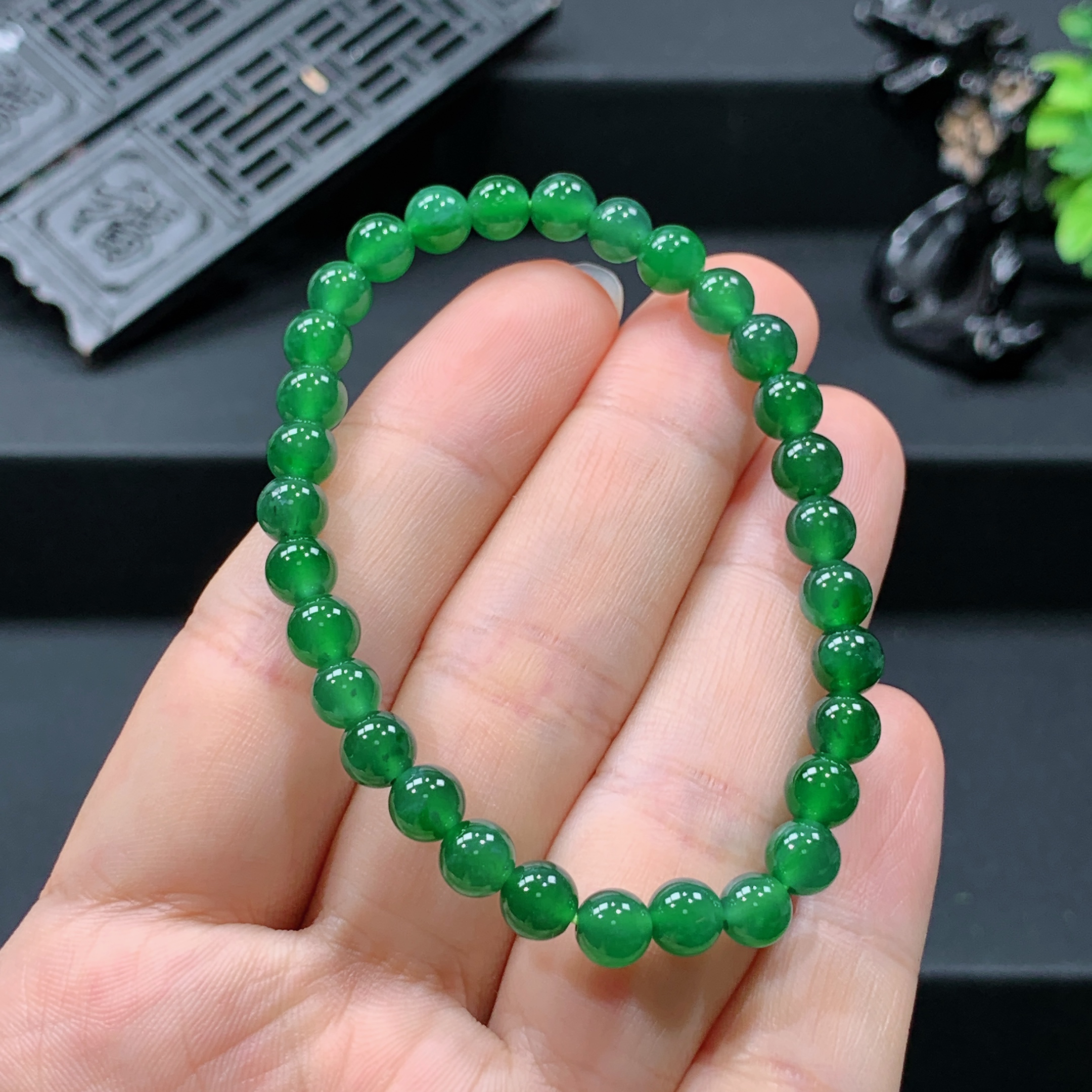 冰种辣绿色圆珠手链手串正品天然a货翡翠珠串时尚搭配diy设计款