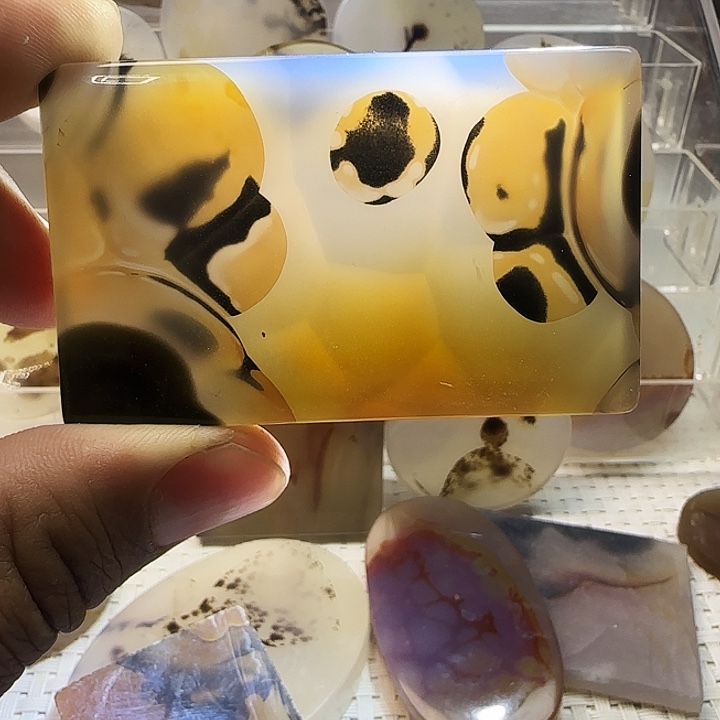 玛瑙/玉髓未镶嵌珠宝奇石