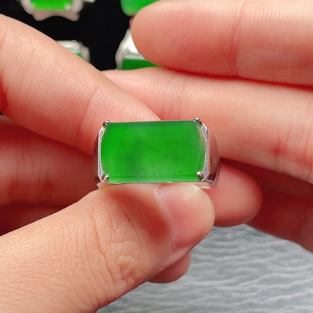 翡翠银S925镶嵌戒指没有运费险3967