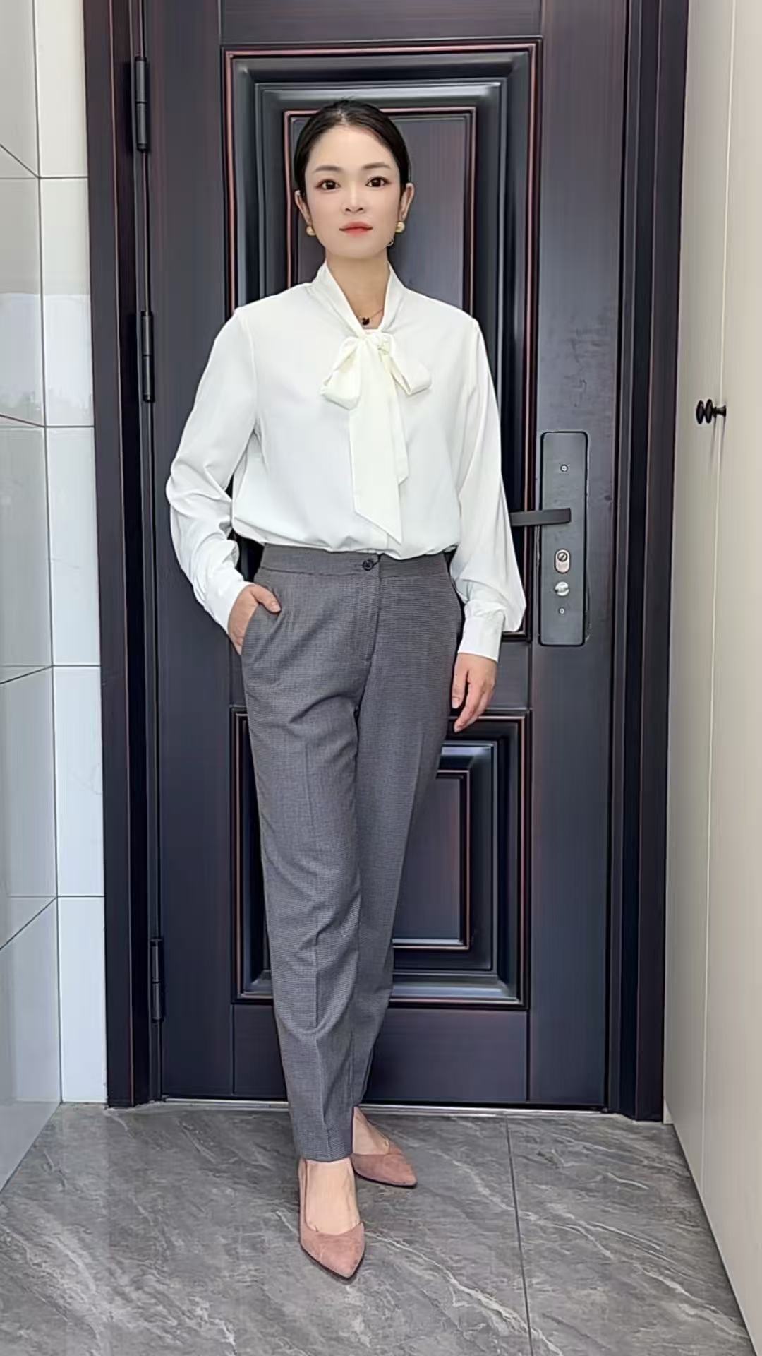 极简风气质薄款烟管裤女士简约轻职风商务韩版休闲裤