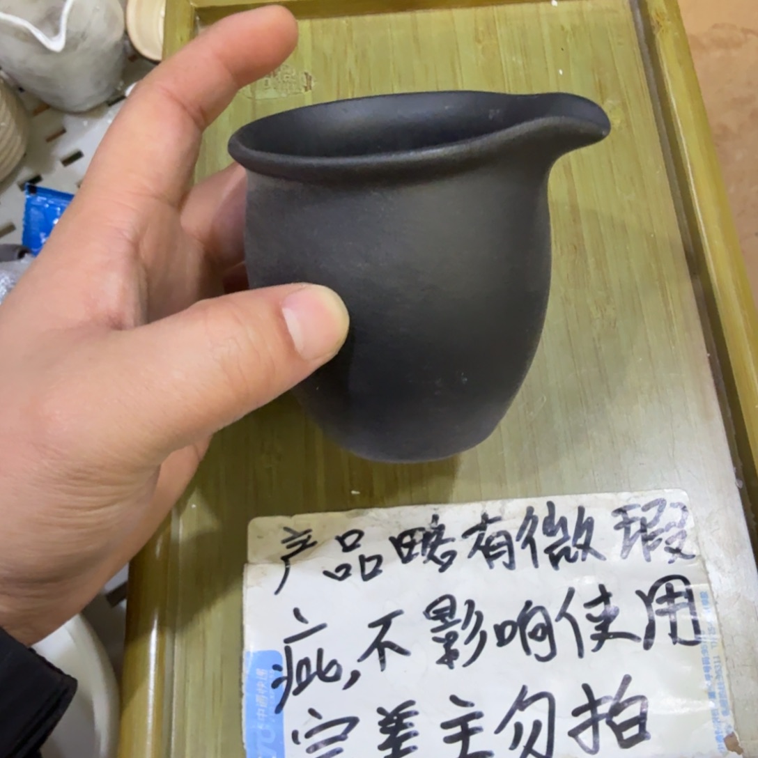 微瑕疵介意勿拍陶瓷器皿@168