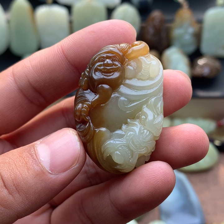 馨***香和田玉（糖玉）未镶嵌颈饰