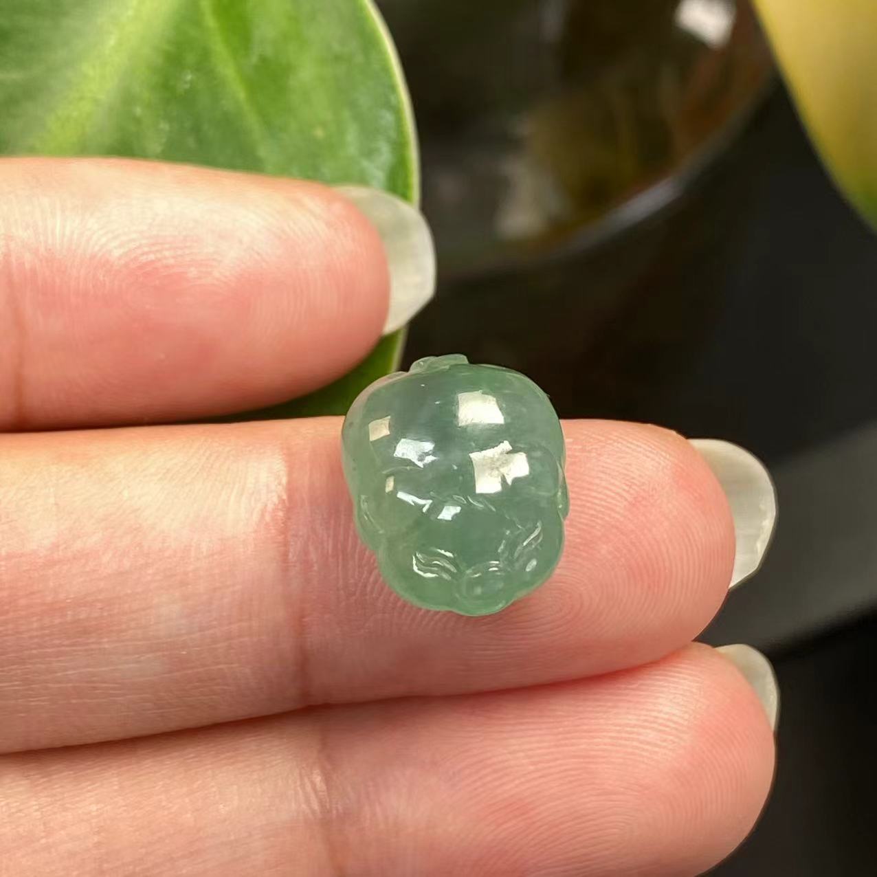 纯天然A货翡翠动物小猪