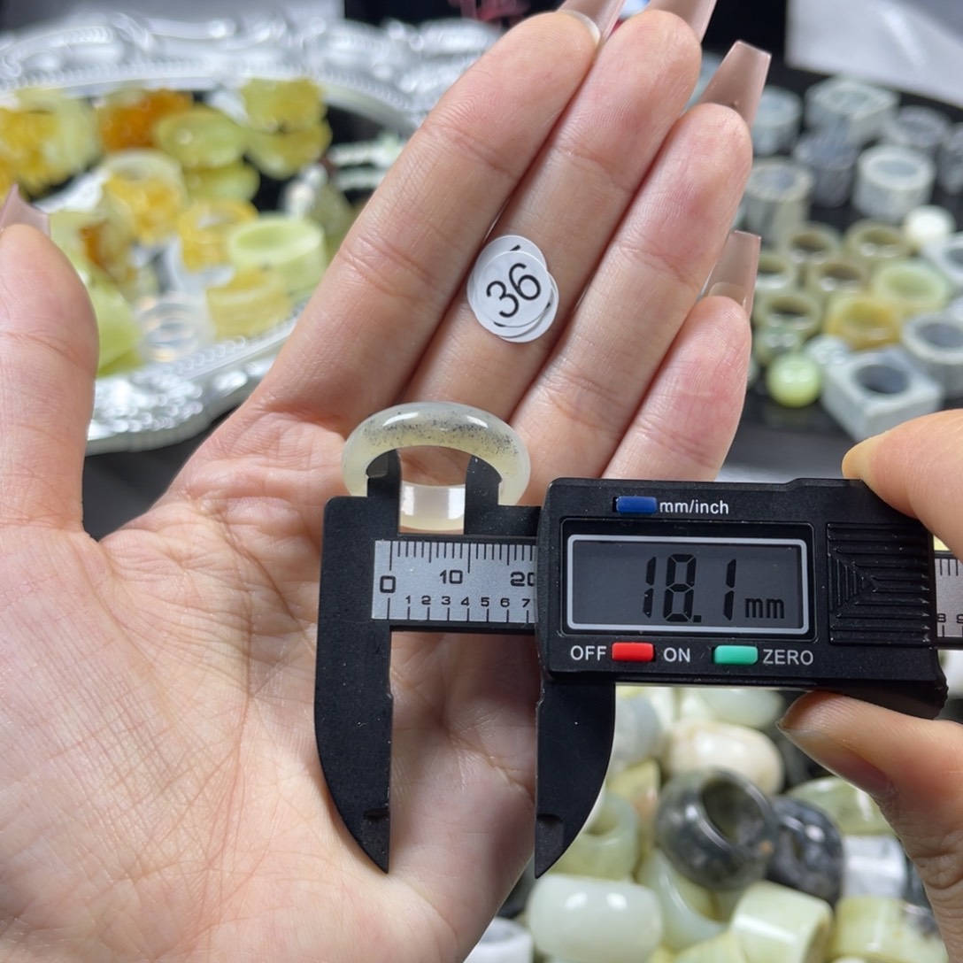蛇纹石玉未镶嵌戒指