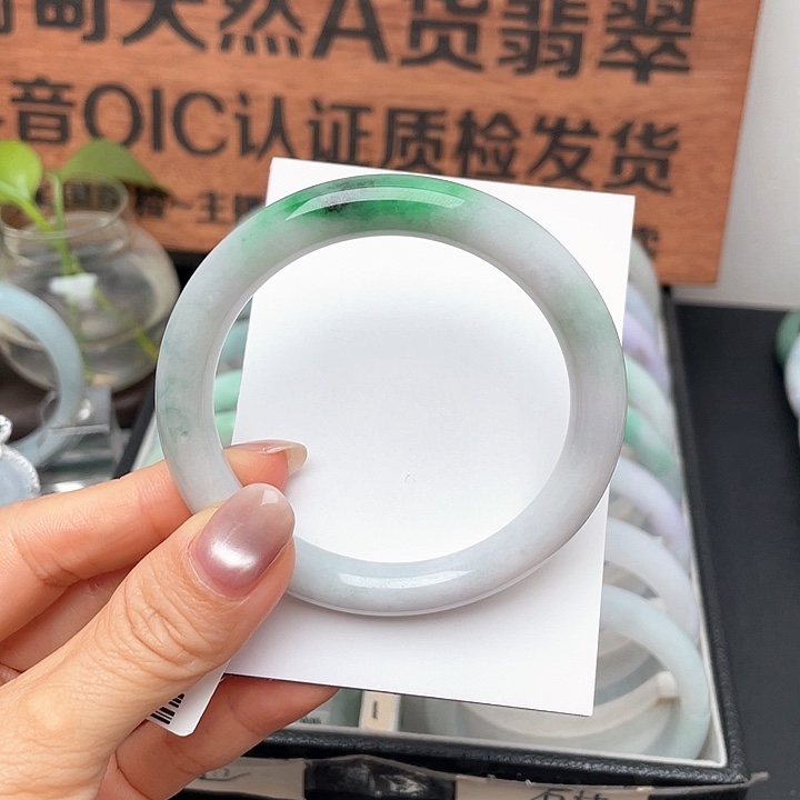 翡翠未镶嵌手镯55美人条