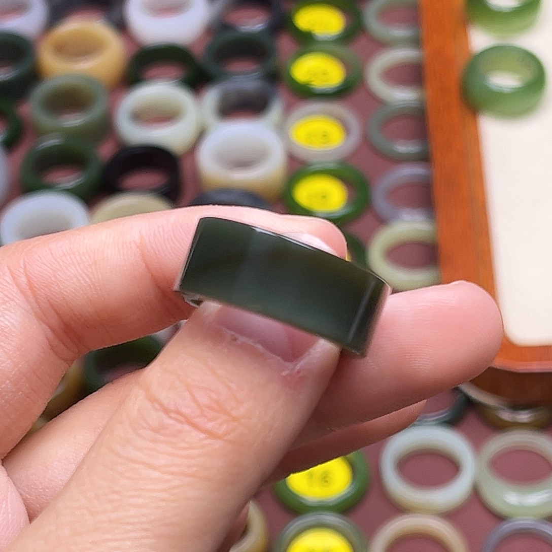 和田玉戒指未镶嵌17.1 极光青玉 