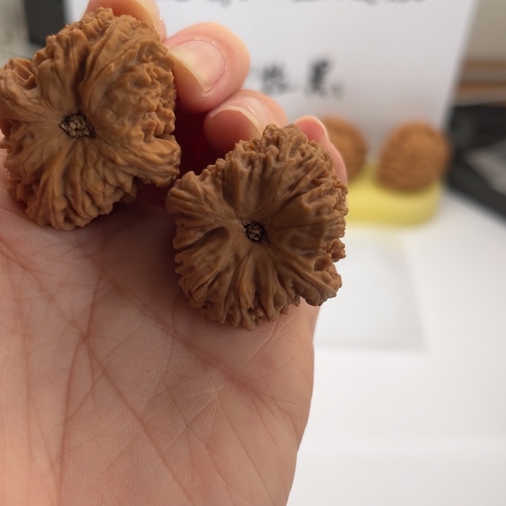 郭***六文玩核桃吊坠南疆