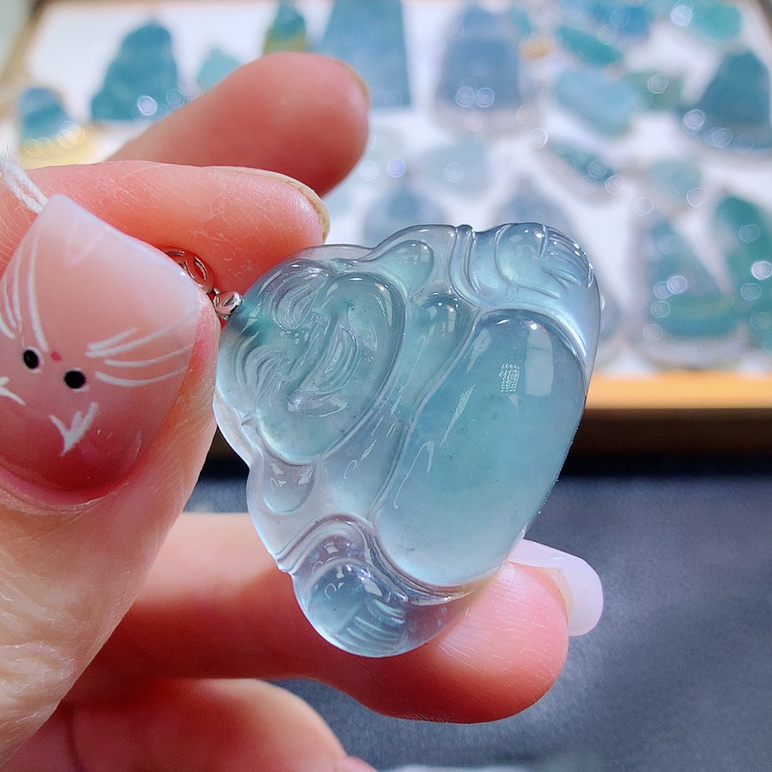 翡翠颈饰未镶嵌翡翠