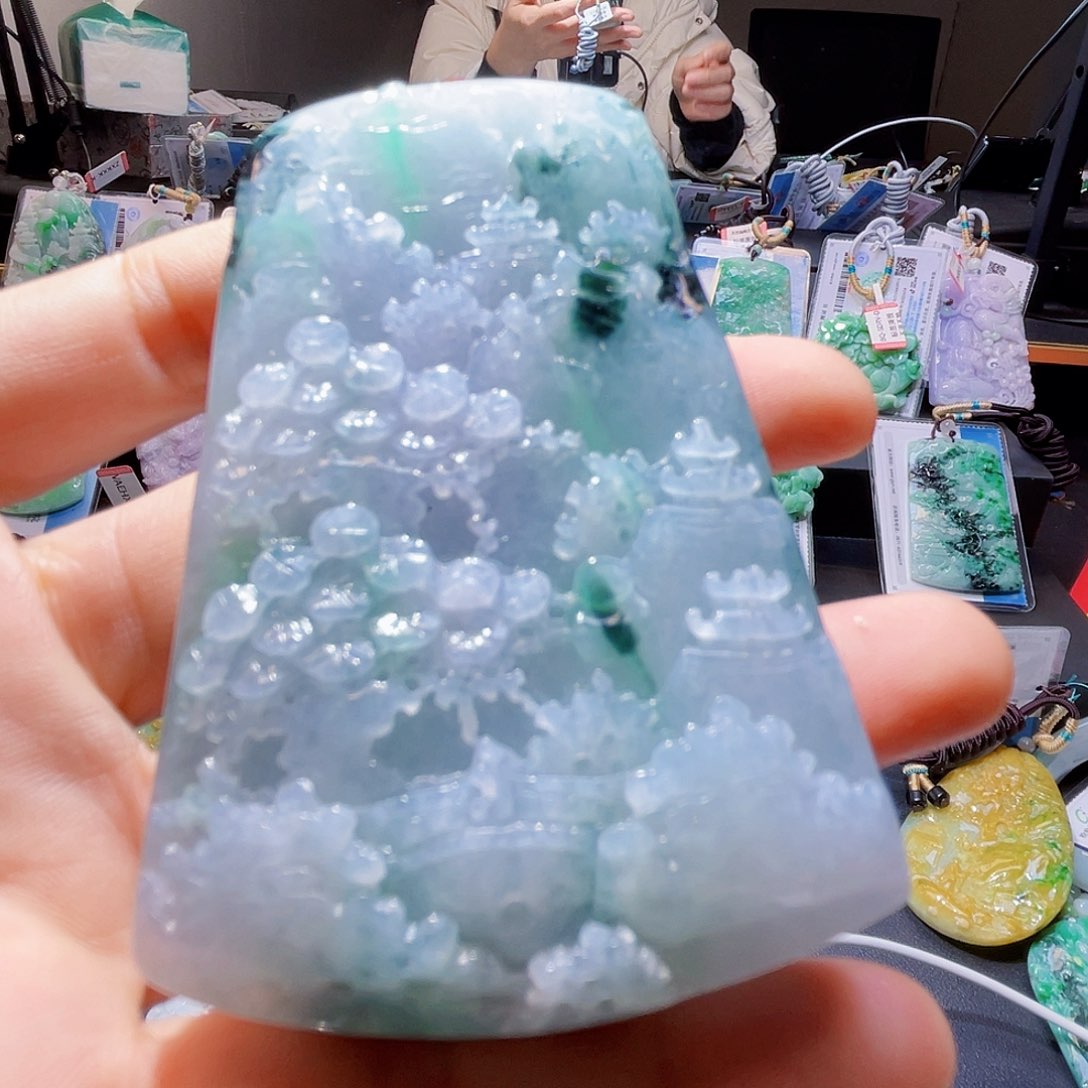 颈饰未镶嵌翡翠一