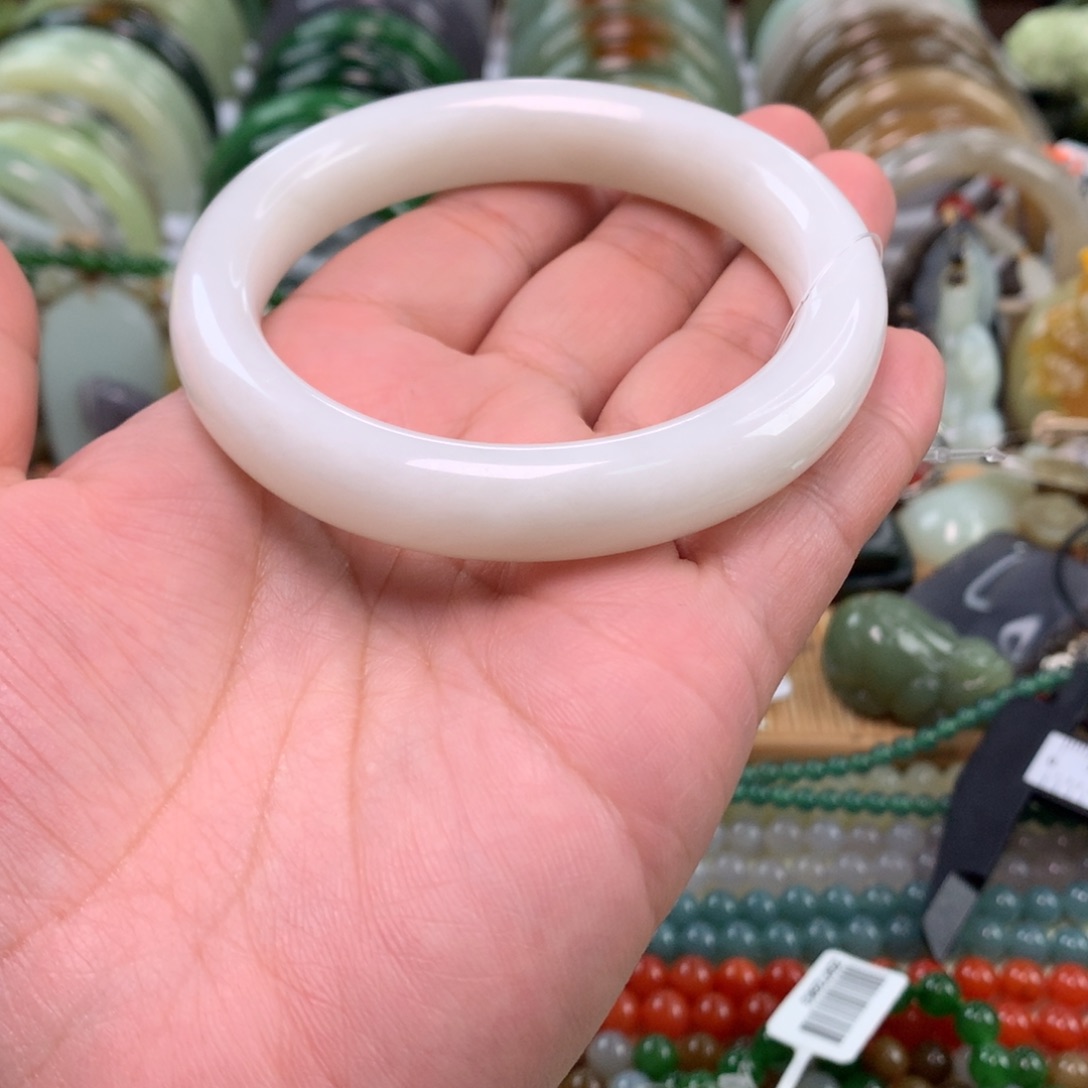 和田玉未镶嵌手镯59_60口径