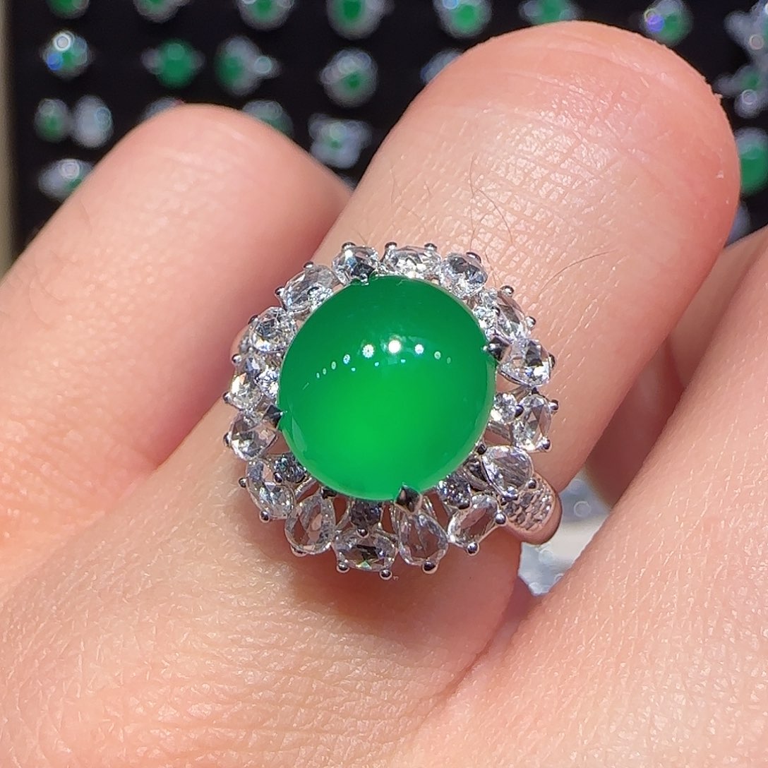 翡翠戒指18K金镶嵌戒指