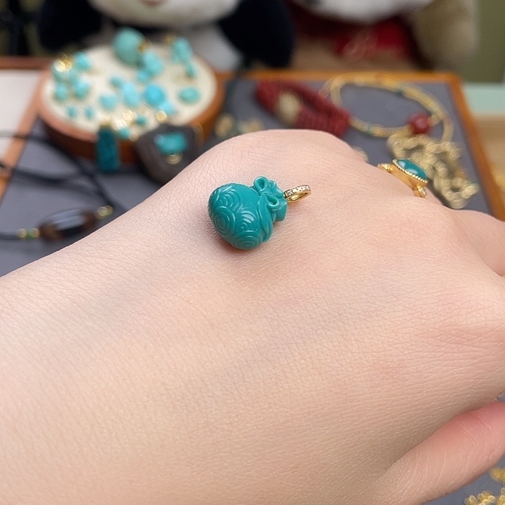 绿松石18K金镶嵌吊坠(不含链)