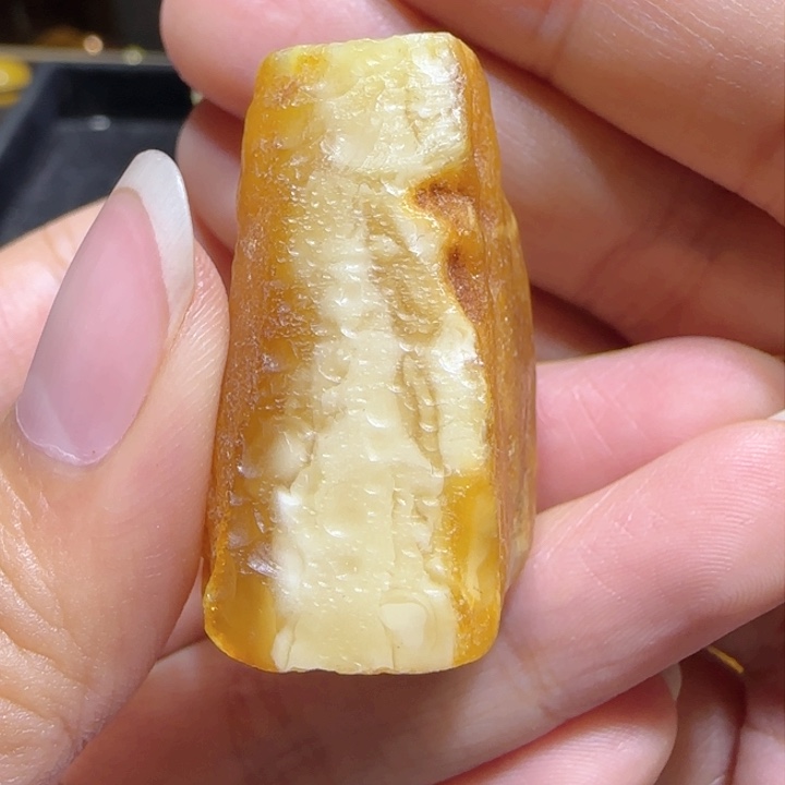 定制琥珀未镶嵌蜜蜡