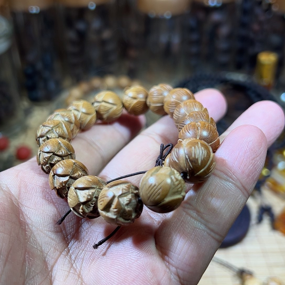 鸡***爷手串/手链降真香1.4迈索尔莲花11级福利