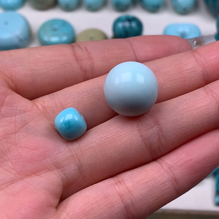 晨***。绿松石未镶嵌珠宝奇石