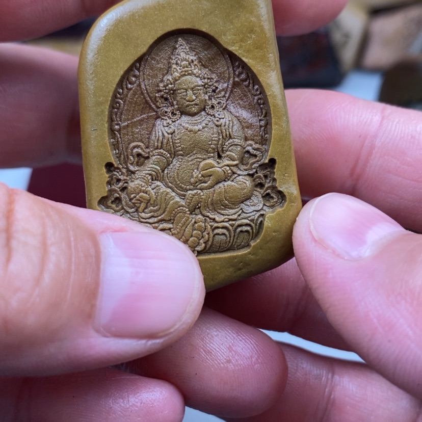 【闪购商品】原石雕刻手把件，脖挂件