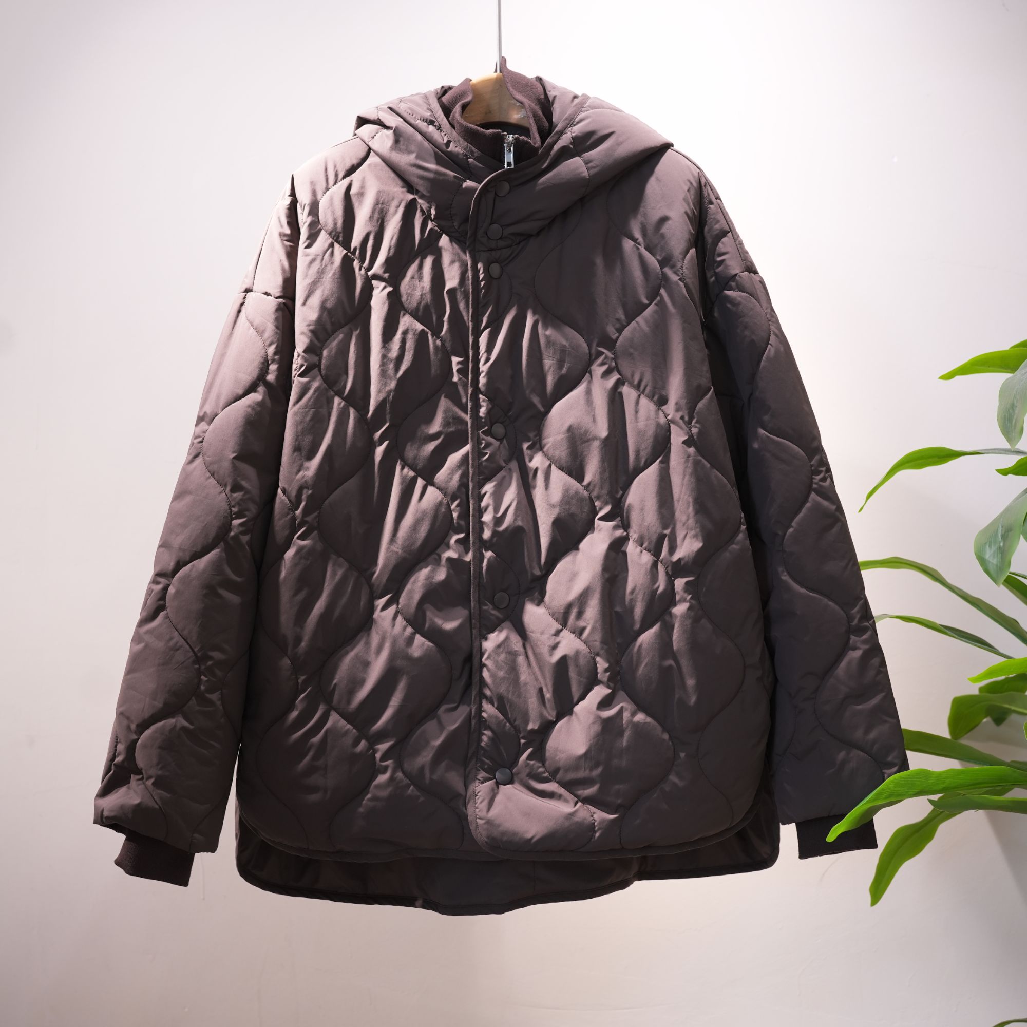 一席之地2025冬季新款宽松拼接假两件几何绗缝立领连帽休闲棉服