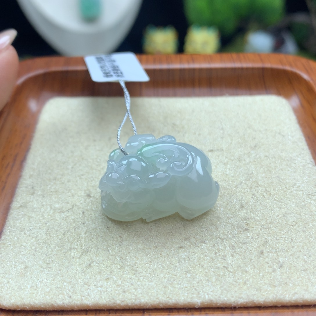 翡翠未镶嵌颈饰翡翠3