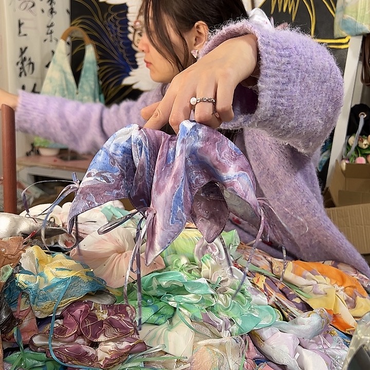 岁***晚774方巾发圈不退不换