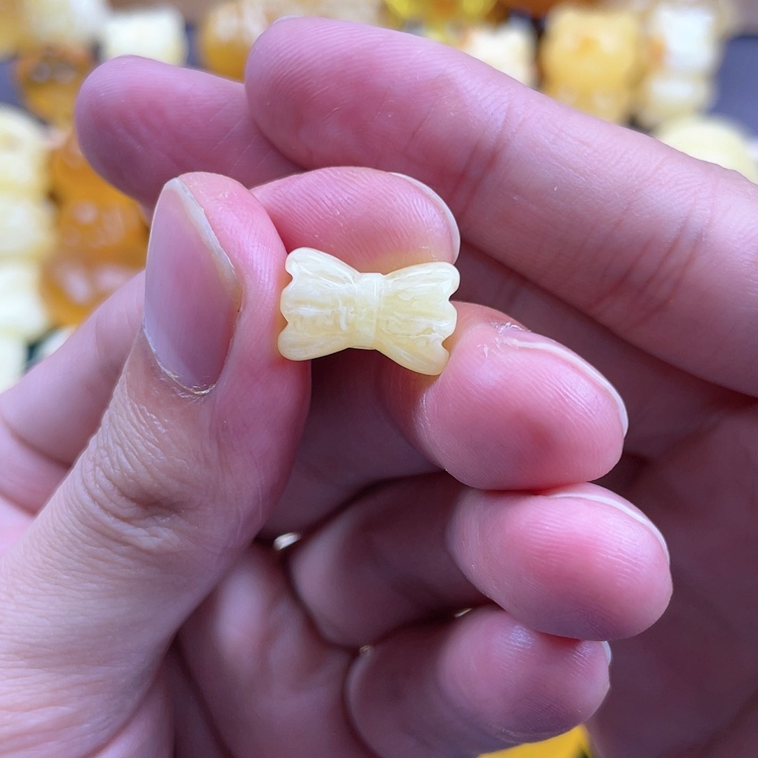 琥珀裸石未镶嵌蜜蜡