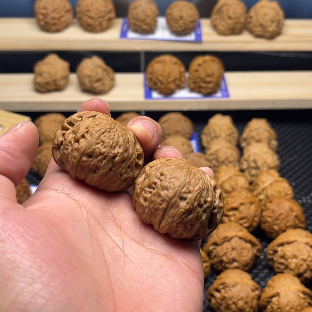 文玩核桃把件ゾ****?铁锤41