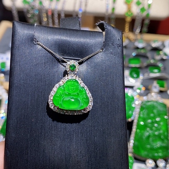 翡翠未镶嵌颈饰吊坠