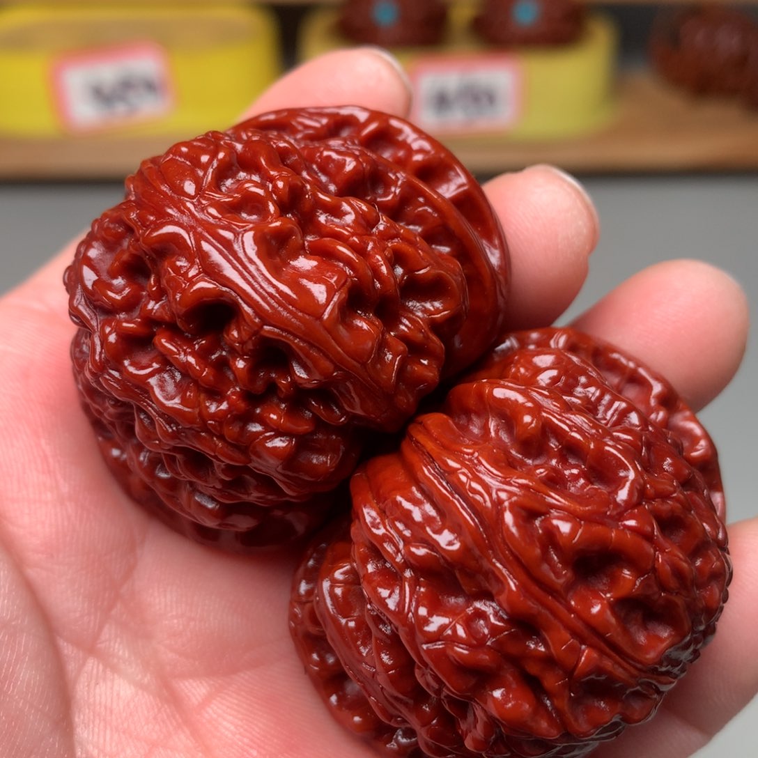 文玩核桃把件白狮子