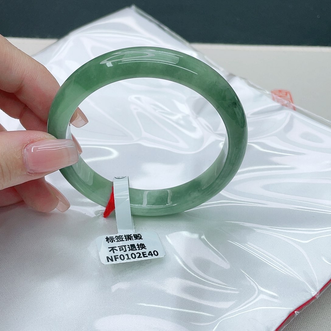 翡翠手镯未镶嵌正58.2