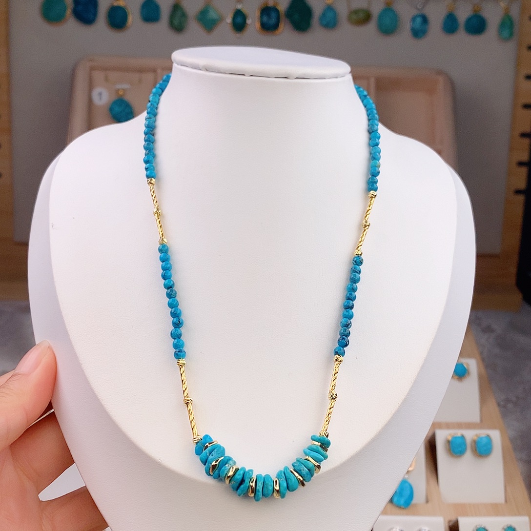 绿松石未镶嵌颈饰