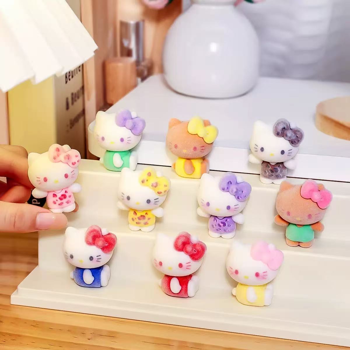 植绒彩虹KT小猫系列萌粒盲袋钥匙扣挂配件潮玩礼物创意摆件