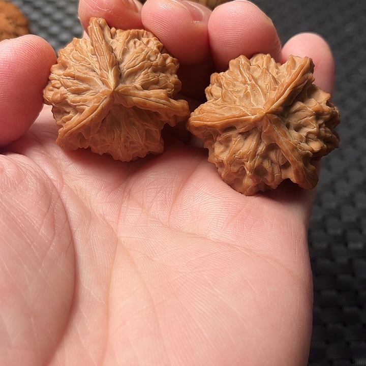 文玩核桃吊坠文玩核桃三棱核桃盘山