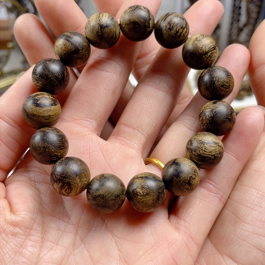 沉香手串梦****馆越南芽庄老白棋玉化老料瘤疤虎斑纹1.4