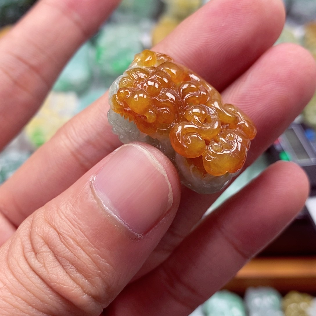 翡翠颈饰未镶嵌翡翠