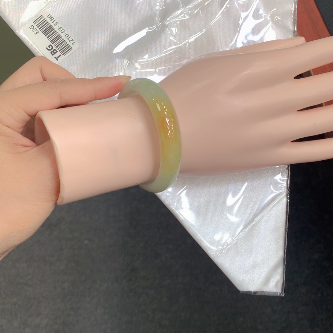 翡翠未镶嵌手镯贵妃