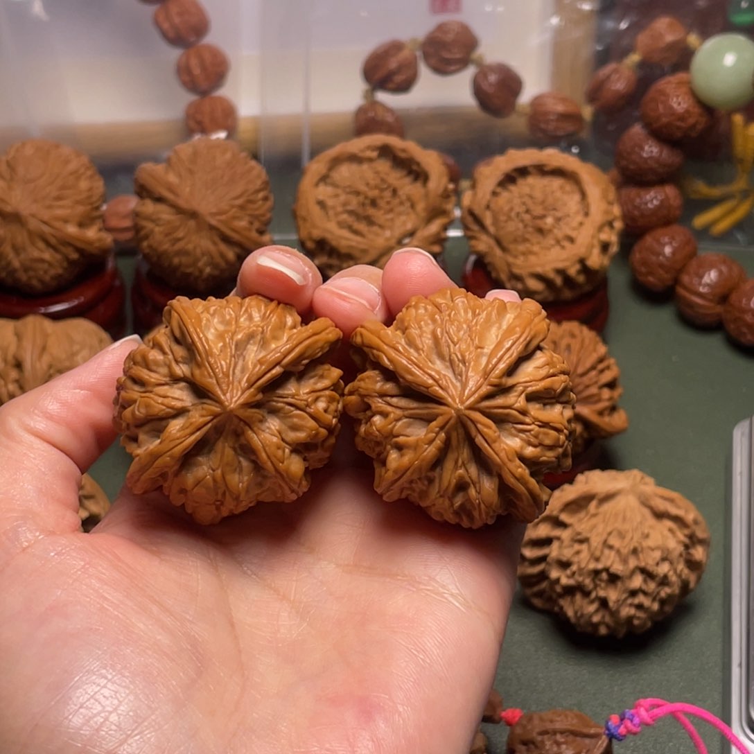 文玩核桃吊坠港***长四棱