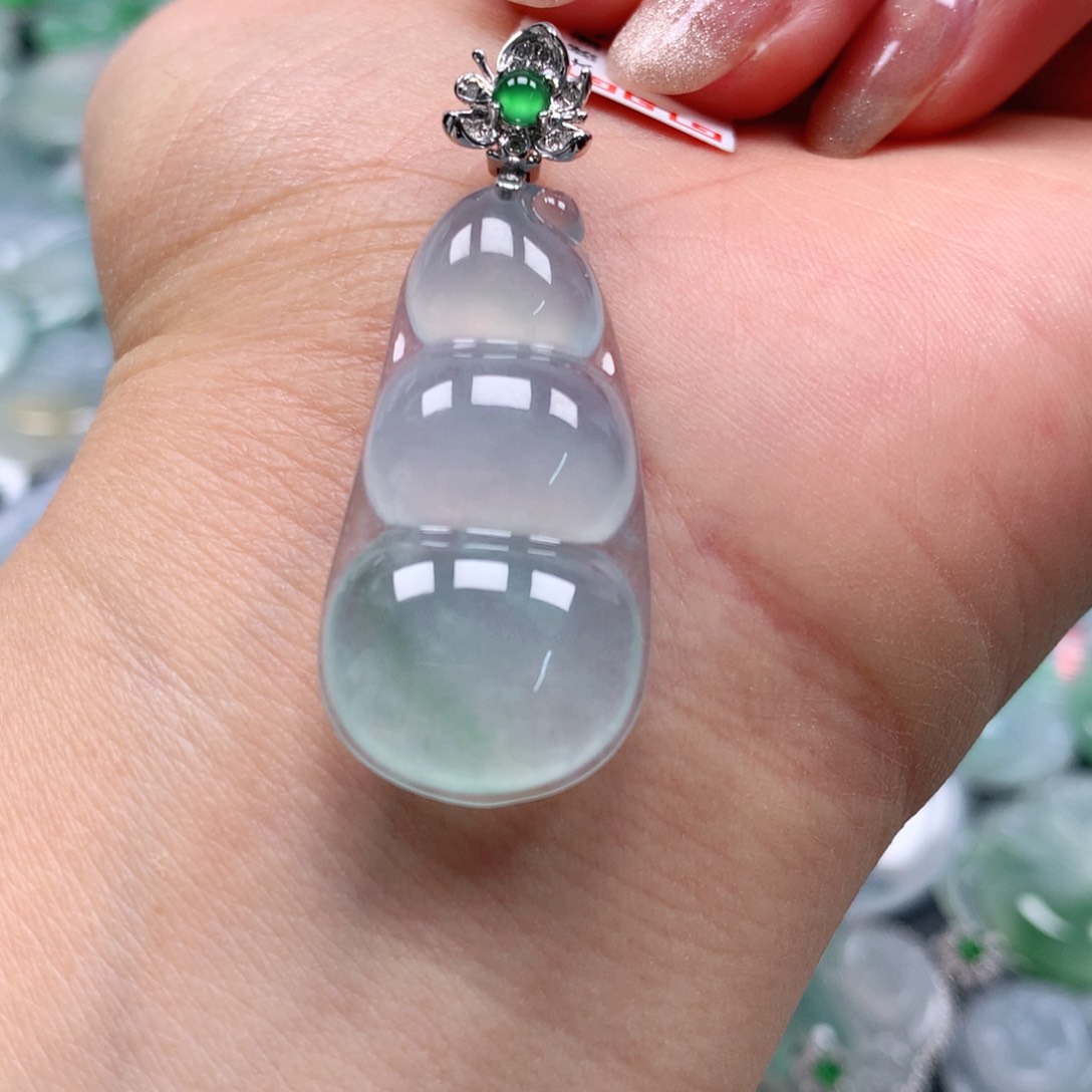 翡翠颈饰18K金镶嵌天然翡翠