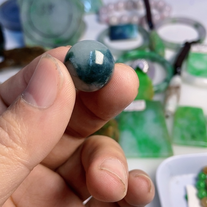 九***月翡翠散珠天然翡翠A货挂件