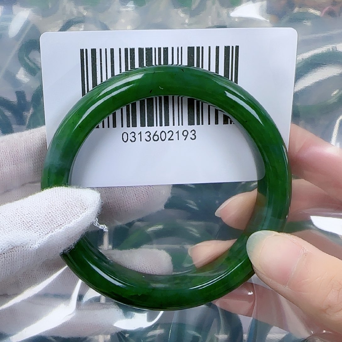 和田玉（碧玉）手镯未镶嵌60