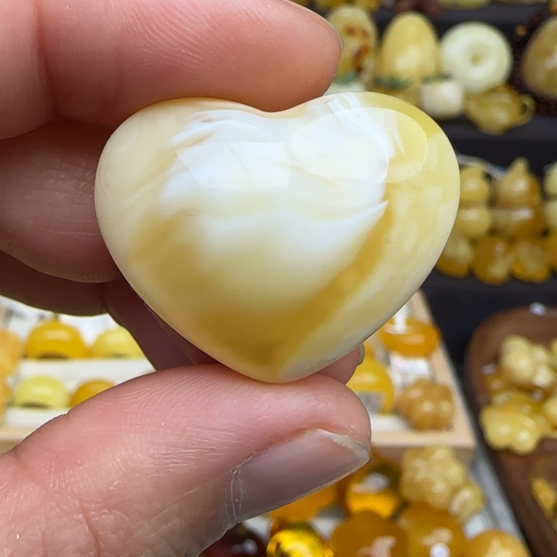 蜜蜡吊坠(不含链)未镶嵌不退换天然俄料蜜蜡爱心吊坠
