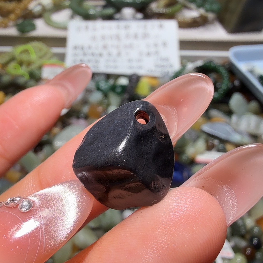 和田玉未镶嵌珠宝奇石