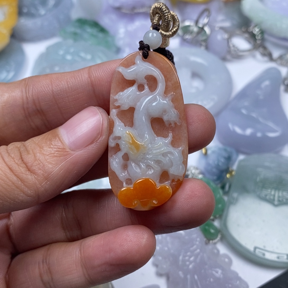 颈饰未镶嵌翡翠小*妃翡翠