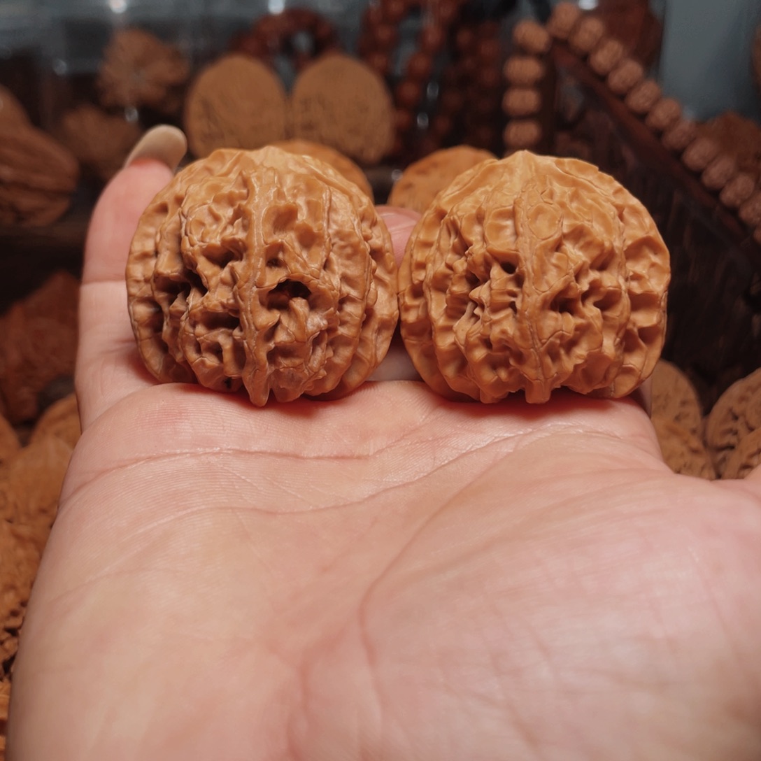 Ｍ****文玩核桃把件苹果园