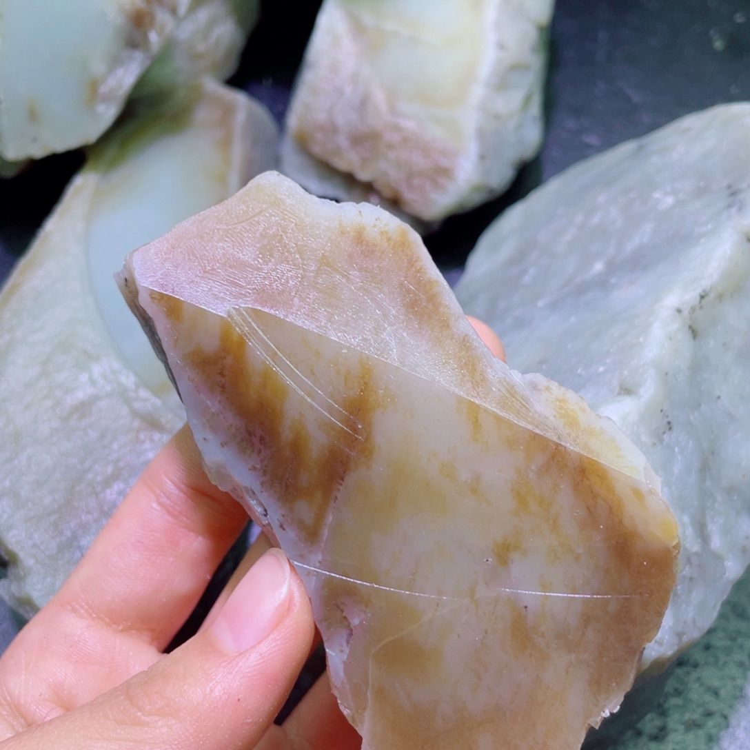 和田玉未镶嵌珠宝半成品